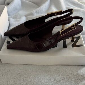 Elegant Croc-Embossed Slingback Heels in Rich Burgundy